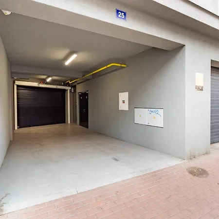 Brand New Studio Apartment #62 With Free Secure Parking In The Center Praha Exteriér fotografie