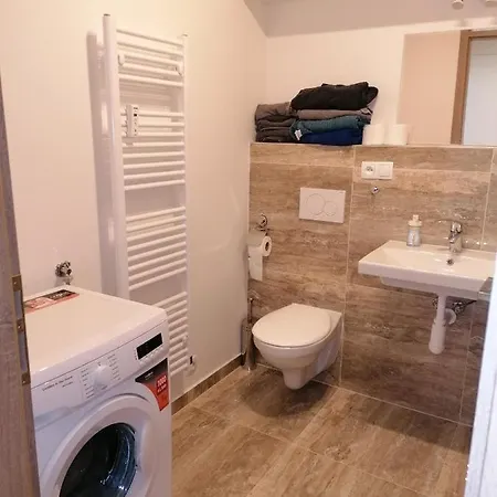 Brand New Studio Apartment #62 With Free Secure Parking In The Center Praha Exteriér fotografie